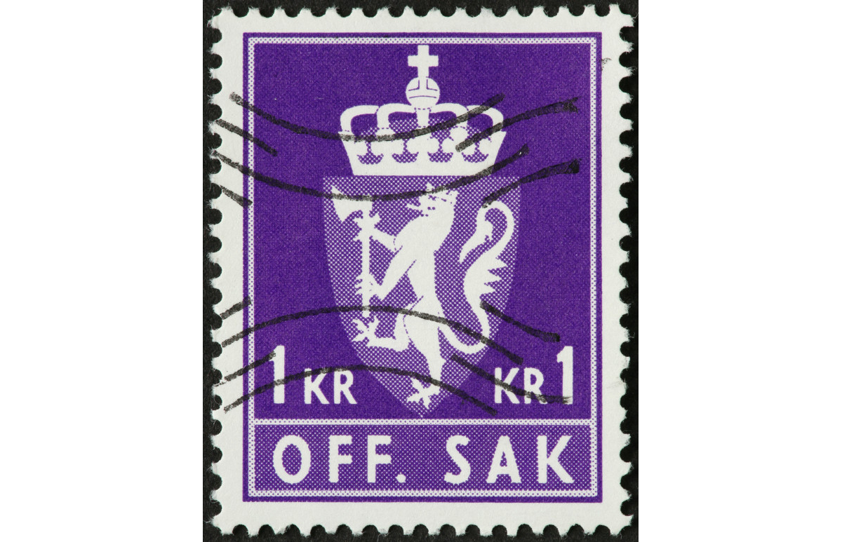 Purple coat of arms on a Norwegian postage stamp